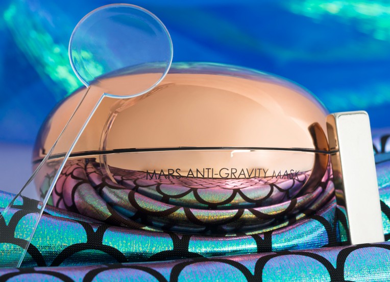 mars anti-gravity mask with magnet and scale clothe
